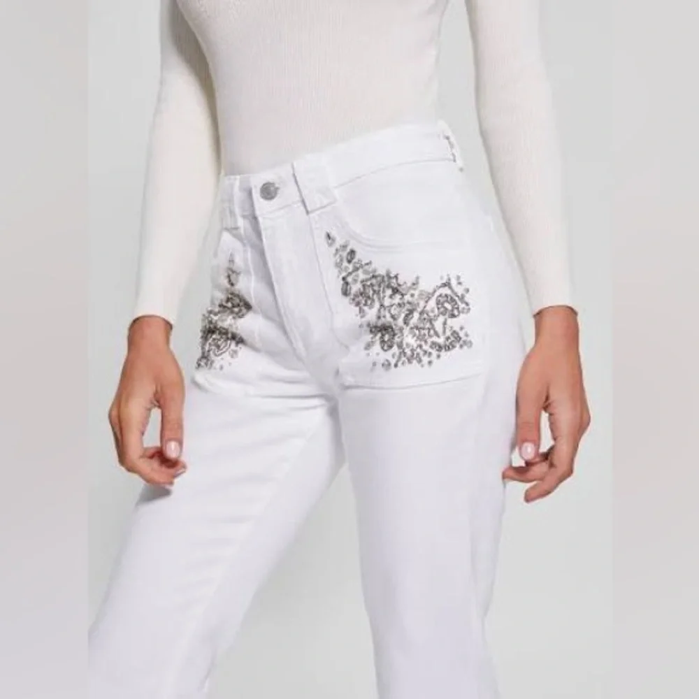 New Guess White Flare Jeans with Floral Embroidery SZ 26 - Picture 2 of 11